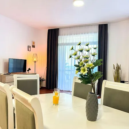 Sunset Mirage Retreat B76 아파트 *