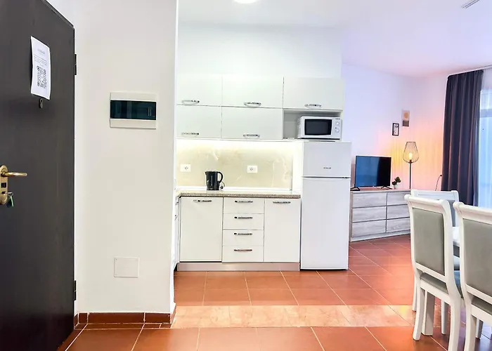 Sunset Mirage Retreat B76 Golem (Tirana)